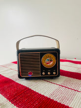 Load image into Gallery viewer, Retro Radio Wireless Speaker