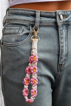 Load image into Gallery viewer, Daisy Flower Wristlet Keychain
