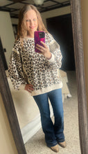 Load image into Gallery viewer, Leopard Pullover
