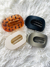 Load image into Gallery viewer, Jumbo Lay Flat Hair Claw Clips
