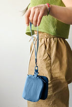 Load image into Gallery viewer, Dual Pouch Wristlet Keychain Wallet
